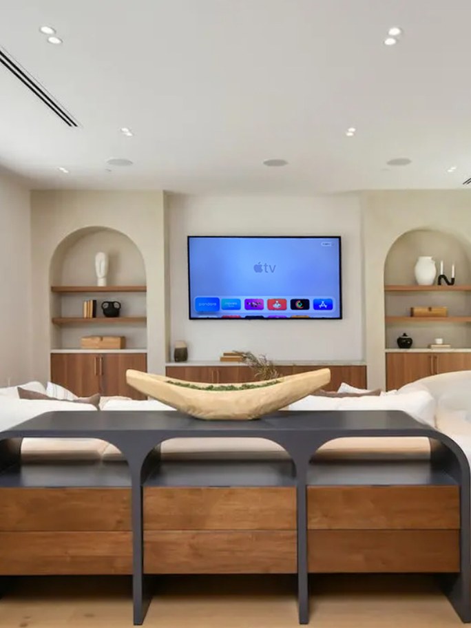 Smart home systems for Burbank's creative community.