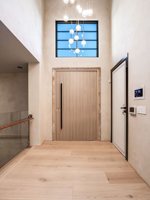 Gated-community automation, done right in Calabasas.