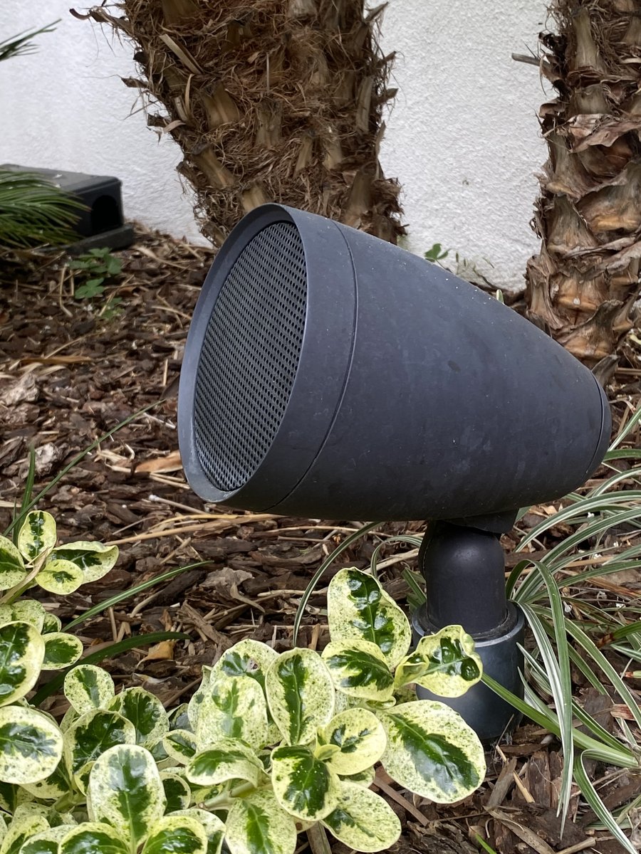 Outdoor audio system, Sherman Oaks backyard